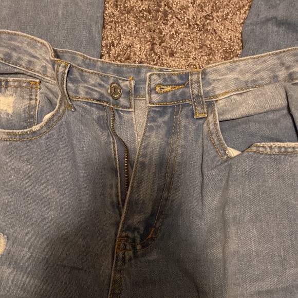 Straight Leg Jeans - Picture 3 of 4